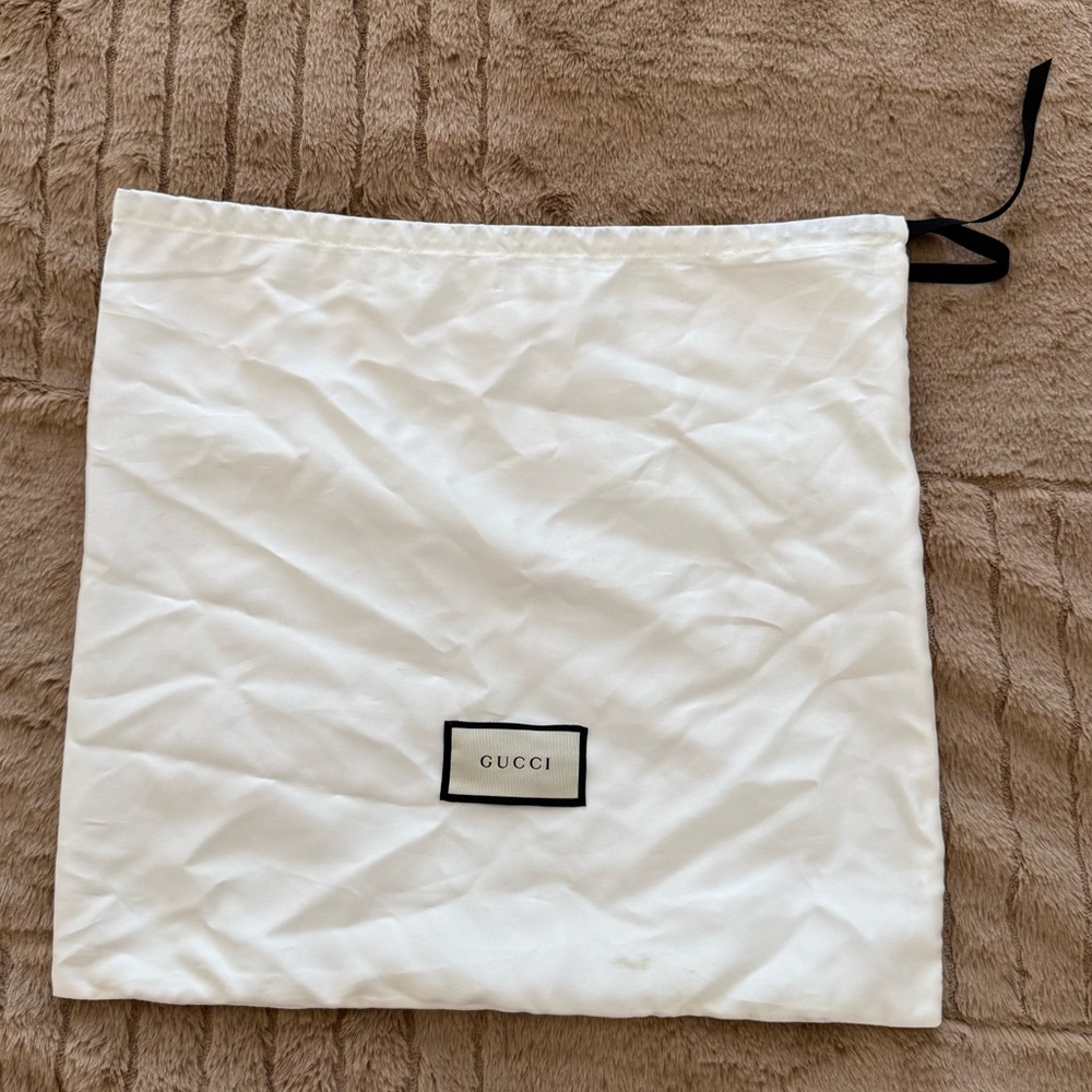 GUCCI medium sized dust bag
